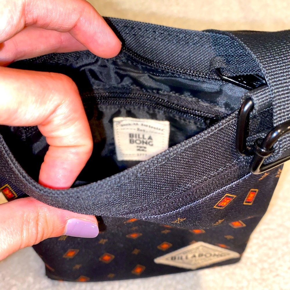 Billabong crossbody bag!!